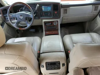 2006 Cadillac Escalade z VIN 1GYEK63N66R118790, wystawiony jako Copart lot #54369545 z przebiegiem 224 096 mil mil oraz Szkoda całkowita • Salvage title. Historia ofert i sprzedaży dostępna na DreamBid. Obrazek 8.