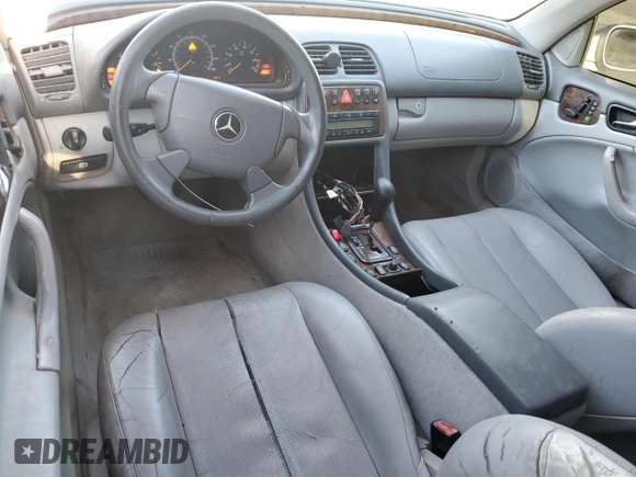 1999 Mercedes-Benz CLK 320/430 z VIN WDBLK65G2XT024808, wystawiony jako Copart lot #85336294 z przebiegiem 289 898 mil mil oraz Szkoda całkowita • Salvage title. Historia ofert i sprzedaży dostępna na DreamBid. Obrazek 8.