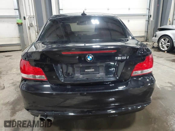 2011 BMW 1 Series 128i with VIN WBAUP9C58BVL90406, listed as a Copart auction lot 88237875 with 102,661 mi miles and Salvage title. Bid and sale history available at DreamBid. Image 6.