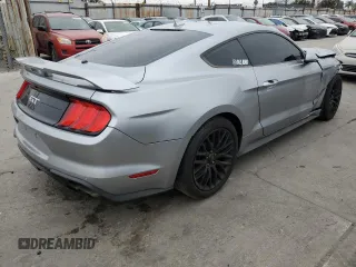 2021 Ford Mustang GT z VIN 1FA6P8CF3M5117977, wystawiony jako Copart lot #62736635 z przebiegiem 13 557 mil mil oraz Szkoda całkowita • Salvage title. Historia ofert i sprzedaży dostępna na DreamBid. Obrazek 3.