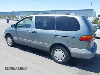 2000 Toyota Sienna LE z VIN 4T3ZF13C8YU290688, wystawiony jako IAAI lot #42397204 z przebiegiem 179 779 mil mil oraz . Historia ofert i sprzedaży dostępna na DreamBid. Obrazek 3.