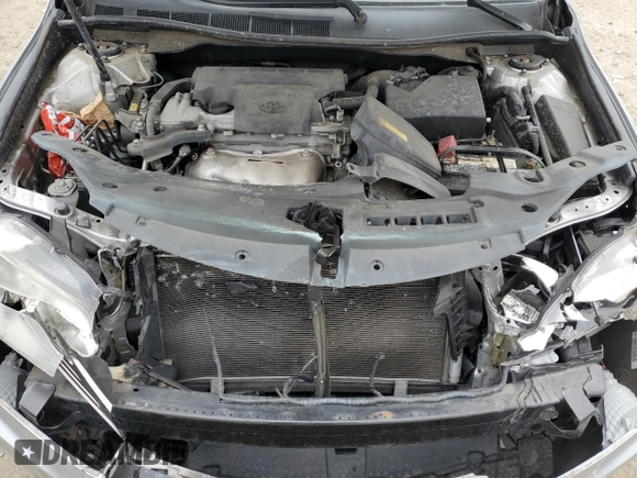 2015 Toyota Camry XLE with VIN 4T1BF1FK5FU492382, listed as a Copart auction lot 50490225 with 60,724 mi miles and Salvage Title. Bid and sale history available at carsss.com. Image 12.