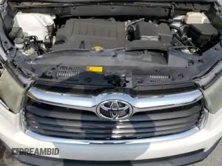 2015 Toyota Highlander LE Plus z VIN 5TDZKRFH4FS080198, wystawiony jako Copart lot #59256215 z przebiegiem 80 131 mil mil oraz Nie do naprawy • Non repairable. Historia ofert i sprzedaży dostępna na DreamBid. Obrazek 12.