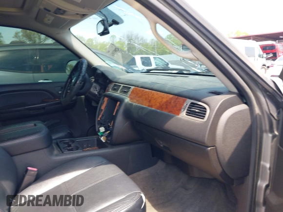 2008 Chevrolet Tahoe LTZ with VIN 1GNFC13068R149644, listed as a IAAI auction lot 42003994 with 273,984 mi miles and . Bid and sale history available at DreamBid. Image 5.
