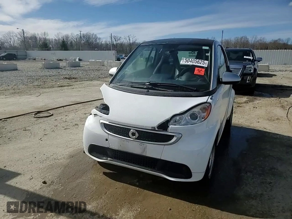 2015 Smart fortwo Passion z VIN WMEEJ3BA2FK811601, wystawiony jako Copart lot #50405625 z przebiegiem 44 600 mil mil oraz Szkoda całkowita • Salvage title. Historia ofert i sprzedaży dostępna na DreamBid. Obrazek 14.