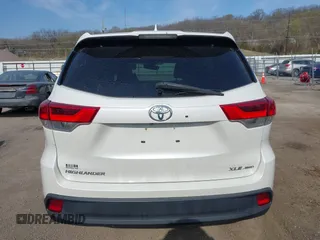 2017 Toyota Highlander XLE with VIN 5TDJZRFH3HS513862, listed as a IAAI auction lot 41995830 with 126,897 mi miles and . Bid and sale history available at DreamBid. Image 17.