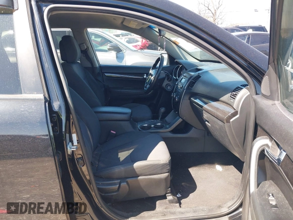 2013 Kia Sorento LX with VIN 5XYKTCA64DG386183, listed as a IAAI auction lot 41849794 with 169,394 mi miles. Bid and sale history available at carsss.com. Image 5.