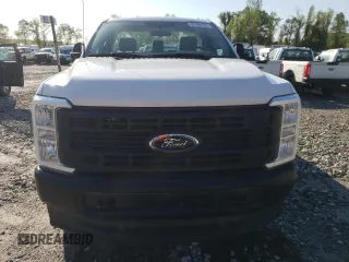 2023 Ford F-250 XL z VIN 1FTBF2BA5PED66929, wystawiony jako Copart lot #52190155 z przebiegiem Nie podano mil oraz Szkody całkowita. Historia ofert i sprzedaży dostępna na DreamBid. Obrazek 5.