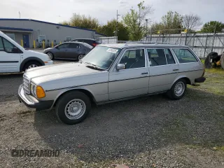 1985 Mercedes-Benz 300 with VIN WDBAB93C5FF030673, listed as a Copart auction lot 52360325 with 171,214 mi miles and Clean Title. Bid and sale history available at DreamBid. Image 1.