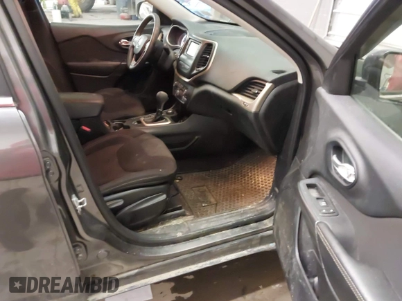 2016 Jeep Cherokee Latitude with VIN 1C4PJMCS3GW368342, listed as a IAAI auction lot 41645152 with 139,282 mi miles and . Bid and sale history available at DreamBid. Image 5.