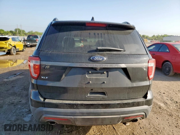 2017 Ford Explorer XLT z VIN 1FM5K7D88HGD96198, wystawiony jako Copart lot #64173105 z przebiegiem 137 081 mil mil oraz Szkoda całkowita • Salvage title. Historia ofert i sprzedaży dostępna na DreamBid. Obrazek 6.