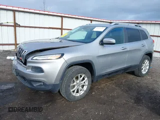 2014 Jeep Cherokee Altitude with VIN 1C4PJMCB2EW172275, listed as a IAAI auction lot 41923246 with 197,274 mi miles and . Bid and sale history available at DreamBid. Image 19.