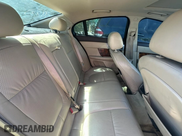 2009 Jaguar XF with VIN SAJWA07C491R36719, listed as a Copart auction lot 49317145 with 101,949 mi miles and Clean Title. Bid and sale history available at DreamBid. Image 6.