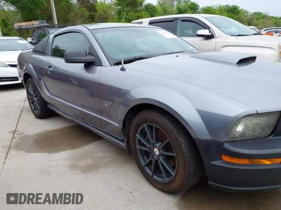2007 Ford Mustang GT Deluxe with VIN 1ZVFT82H975266968, listed as a IAAI auction lot 41932163 with 189,982 mi miles. Bid and sale history available at carsss.com. Image 6.