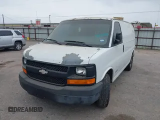 2003 Chevrolet Express Cargo z VIN 1GCHG35U231130341, wystawiony jako IAAI lot #41927806 z przebiegiem 260 934 mil mil oraz . Historia ofert i sprzedaży dostępna na DreamBid. Obrazek 2.