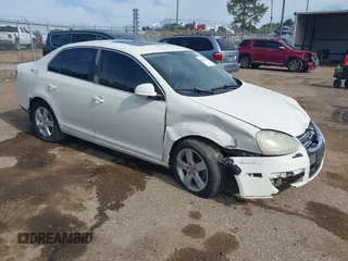 2008 Volkswagen Jetta SE with VIN 3VWRM71K28M003718, listed as a IAAI auction lot 42173542 with 294,829 mi miles and . Bid and sale history available at DreamBid. Image 1.