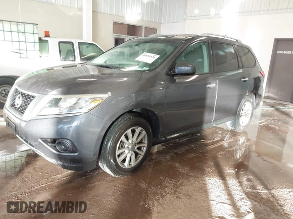 2013 Nissan Pathfinder SV with VIN 5N1AR2MMXDC611964, listed as a IAAI auction lot 41011430 with 207,409 mi miles. Bid and sale history available at carsss.com. Image 2.