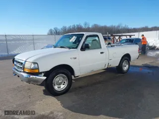 2000 Ford Ranger XL with VIN 1FTYR10V7YTA35140, listed as a IAAI auction lot 41269630 with 127,886 mi miles. Bid and sale history available at carsss.com. Image 2.