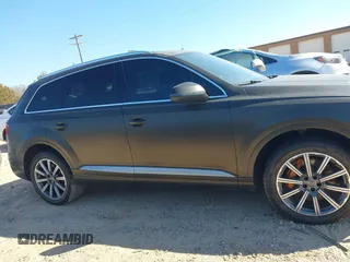 2017 Audi Q7 Premium Plus z VIN WA1LAAF76HD047018, wystawiony jako IAAI lot #41657235 z przebiegiem 159 375 mil mil oraz . Historia ofert i sprzedaży dostępna na DreamBid. Obrazek 13.