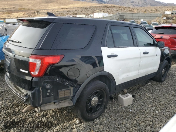 2016 Ford Police Interceptor Utility z VIN 1FM5K8AT3GGC72949, wystawiony jako Copart lot #47984524 z przebiegiem 122 660 mil mil oraz Szkoda całkowita • Salvage title. Historia ofert i sprzedaży dostępna na DreamBid. Obrazek 3.