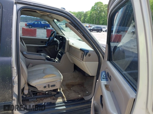 2004 Chevrolet Tahoe LT with VIN 1GNEC13Z64J301294, listed as a IAAI auction lot 42097936 with Not provided miles and . Bid and sale history available at DreamBid. Image 5.