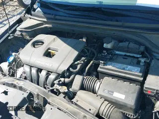 2018 Hyundai Elantra SEL z VIN 5NPD84LF0JH346703, wystawiony jako IAAI lot #43361125 z przebiegiem 62 774 mil mil oraz . Historia ofert i sprzedaży dostępna na DreamBid. Obrazek 19.