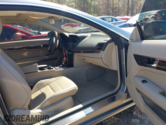 2013 Mercedes-Benz E-Class E 350 with VIN WDDKJ8JB3DF210590, listed as a IAAI auction lot 41813869 with 77,247 mi miles. Bid and sale history available at carsss.com. Image 5.