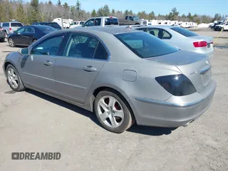 2005 Acura RL with VIN JH4KB16505C013847, listed as a IAAI auction lot 41805830 with 289,564 mi miles. Bid and sale history available at carsss.com. Image 3.