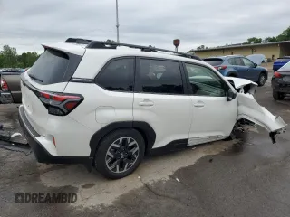2025 Subaru Forester Premium z VIN JF2SLDDC1SH431173, wystawiony jako Copart lot #62008085 z przebiegiem 574 mil mil oraz Szkoda całkowita • Salvage title. Historia ofert i sprzedaży dostępna na DreamBid. Obrazek 3.