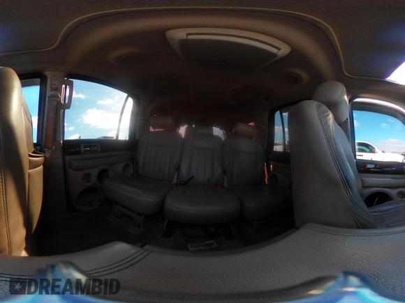 2006 Lincoln Navigator Luxury with VIN 5LMFU28556LJ11069, listed as a IAAI auction lot 41336059 with 117,003 mi miles. Bid and sale history available at carsss.com. Image 19.