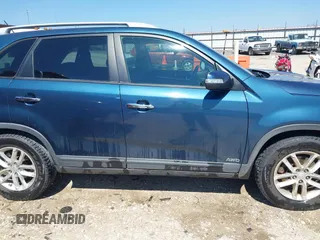 2015 Kia Sorento LX with VIN 5XYKTCA65FG611522, listed as a IAAI auction lot 41861461 with 200,615 mi miles. Bid and sale history available at carsss.com. Image 13.