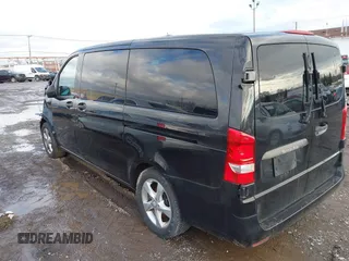 2017 Mercedes-Benz Metris Passenger z VIN WD4PG2EE6H3269310, wystawiony jako IAAI lot #41219221 z przebiegiem 80 478 mil mil oraz . Historia ofert i sprzedaży dostępna na DreamBid. Obrazek 3.