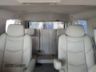 2020 Cadillac Escalade Luxury z VIN 1GYS3BKJXLR241205, wystawiony jako Copart lot #56461705 z przebiegiem 37 818 mil mil oraz Szkody całkowita. Historia ofert i sprzedaży dostępna na DreamBid. Obrazek 10.
