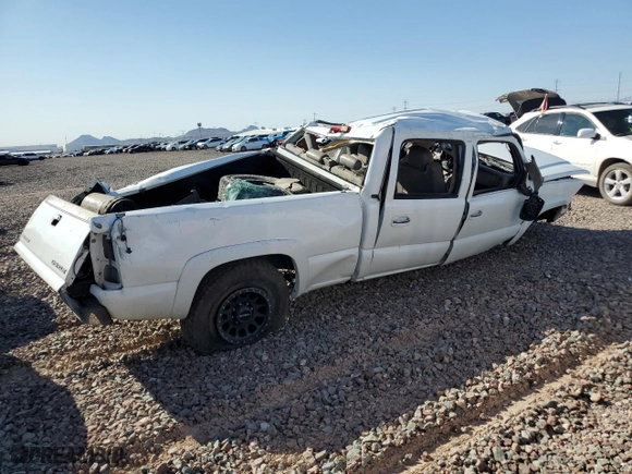 2004 Chevrolet Silverado 2500 Crew Cab LT with VIN 1GCGC23U44F240350, listed as a Copart auction lot 48078595 with 0 mi miles and Salvage Title. Bid and sale history available at carsss.com. Image 3.