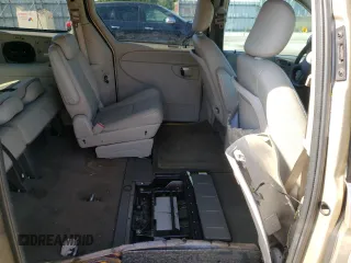 2005 Chrysler Town & Country Touring with VIN 2C4GP54L15R171414, listed as a Copart auction lot 50311912 with 209,689 mi miles and Non Repairable. Bid and sale history available at carsss.com. Image 6.