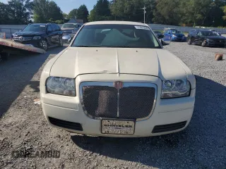 2008 Chrysler 300 LX with VIN 2C3KA43R08H188778, listed as a Copart auction lot 72381064 with 234,404 mi miles and Salvage Title. Bid and sale history available at carsss.com. Image 5.