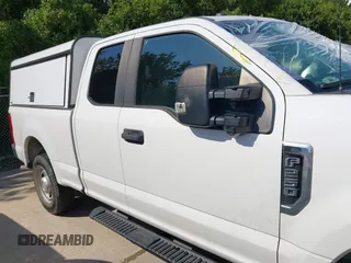 2018 Ford F-250 XL с VIN 1FT7X2A69JEB53733, выставлен на аукционе IAAI как лот 42692823 с пробегом 111 793 миль миль и . История ставок и продаж доступна на DreamBid. Изображение 13.