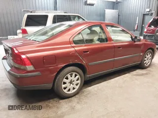 2001 Volvo S60 with VIN YV1RS61R912017817, listed as a IAAI auction lot 41981663 with 44,226 mi miles. Bid and sale history available at carsss.com. Image 6.