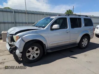2007 Nissan Pathfinder SE z VIN 5N1AR18W27C621950, wystawiony jako Copart lot #57846715 z przebiegiem 212 540 mil mil oraz Szkoda całkowita • Salvage title. Historia ofert i sprzedaży dostępna na DreamBid. Obrazek 1.