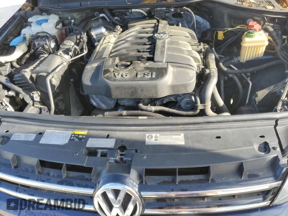 2014 Volkswagen Touareg Sport with VIN WVGEF9BP0ED005648, listed as a Copart auction lot 53230315 with 188,103 mi miles and Clean Title. Bid and sale history available at DreamBid. Image 12.
