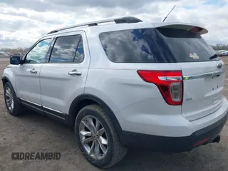 2013 Ford Explorer XLT with VIN 1FM5K8D87DGA79075, listed as a IAAI auction lot 42027067 with 152,068 mi miles and . Bid and sale history available at carsss.com. Image 3.