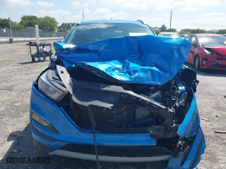 2017 Hyundai Tucson Value with VIN KM8J33A23HU540472, listed as a IAAI auction lot 41935056 with 58,937 mi miles. Bid and sale history available at carsss.com. Image 6.
