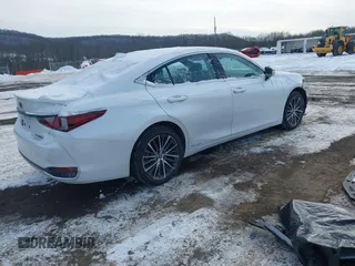 2022 Lexus ES 300h with VIN 58ADA1C17NU025202, listed as a IAAI auction lot 41370590 with 15,105 mi miles and . Bid and sale history available at DreamBid. Image 4.