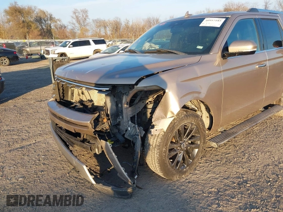 2020 Ford Expedition Limited with VIN 1FMJU1KT2LEA21893, listed as a IAAI auction lot 40957185 with 132,420 mi miles. Bid and sale history available at carsss.com. Image 6.