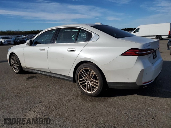 2024 BMW 5 Series 530i xDrive with VIN WBA53FJ01RCR84895, listed as a Copart auction lot 41431275 with 0 mi miles and Salvage Title. Bid and sale history available at carsss.com. Image 2.