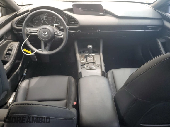 2021 Mazda 3 Select z VIN JM1BPAKL7M1319641, wystawiony jako Copart lot #53865195 z przebiegiem 37 891 mil mil oraz Szkoda całkowita • Salvage title. Historia ofert i sprzedaży dostępna na DreamBid. Obrazek 8.