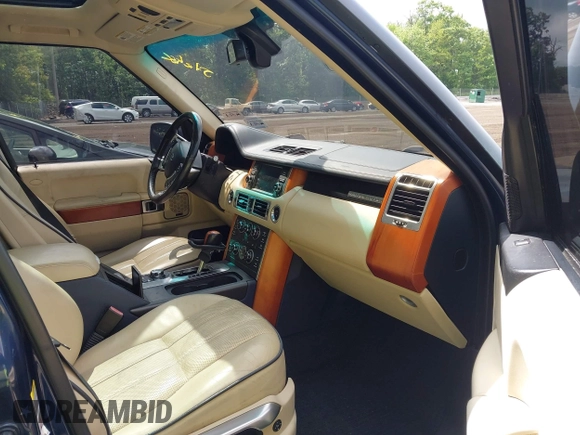 2011 Land Rover Range Rover SC с VIN SALMF1E40BA335637, выставлен на аукционе IAAI как лот 42467213 с пробегом 148 488 миль миль и . История ставок и продаж доступна на DreamBid. Изображение 5.
