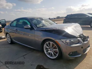 2011 BMW 3 Series 328i с VIN WBAKE5C50BE573630, выставлен на аукционе Copart как лот 59906525 с пробегом 54 717 миль миль и Списание • Salvage title. История ставок и продаж доступна на DreamBid. Изображение 4.