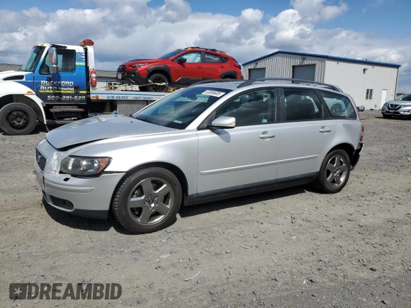 2005 Volvo V50 with VIN YV1MJ682752121203, listed as a Copart auction lot 53898685 with 173,348 mi miles and Salvage Title. Bid and sale history available at carsss.com. Image 1.