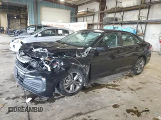 2024 Volkswagen Jetta SE с VIN 3VW7M7BU5RM080432, выставлен на аукционе Copart как лот 61968525 с пробегом 32 673 миль миль и Списание • Salvage title. История ставок и продаж доступна на DreamBid. Изображение 1.